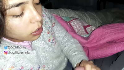 ÎNGHIT TOT LAPTELE ACUMULAT DE SOȚUL MEU - ARĂTÂND LIMBA CU SPERMĂ